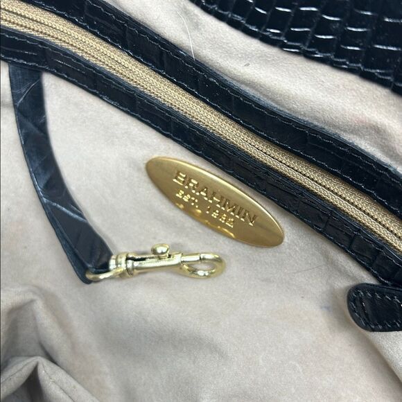 Brahmin black croc embossed leather crossbody - Picture 7 of 11